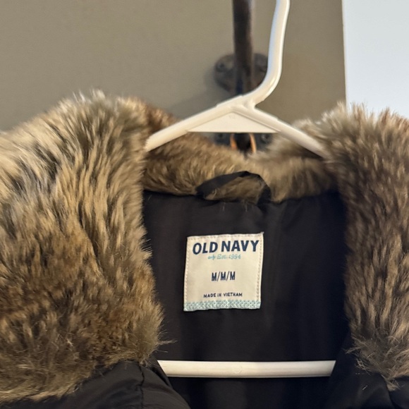 Old Navy Black Puffer Jacket with Faux Fur Trim - Picture 3 of 5